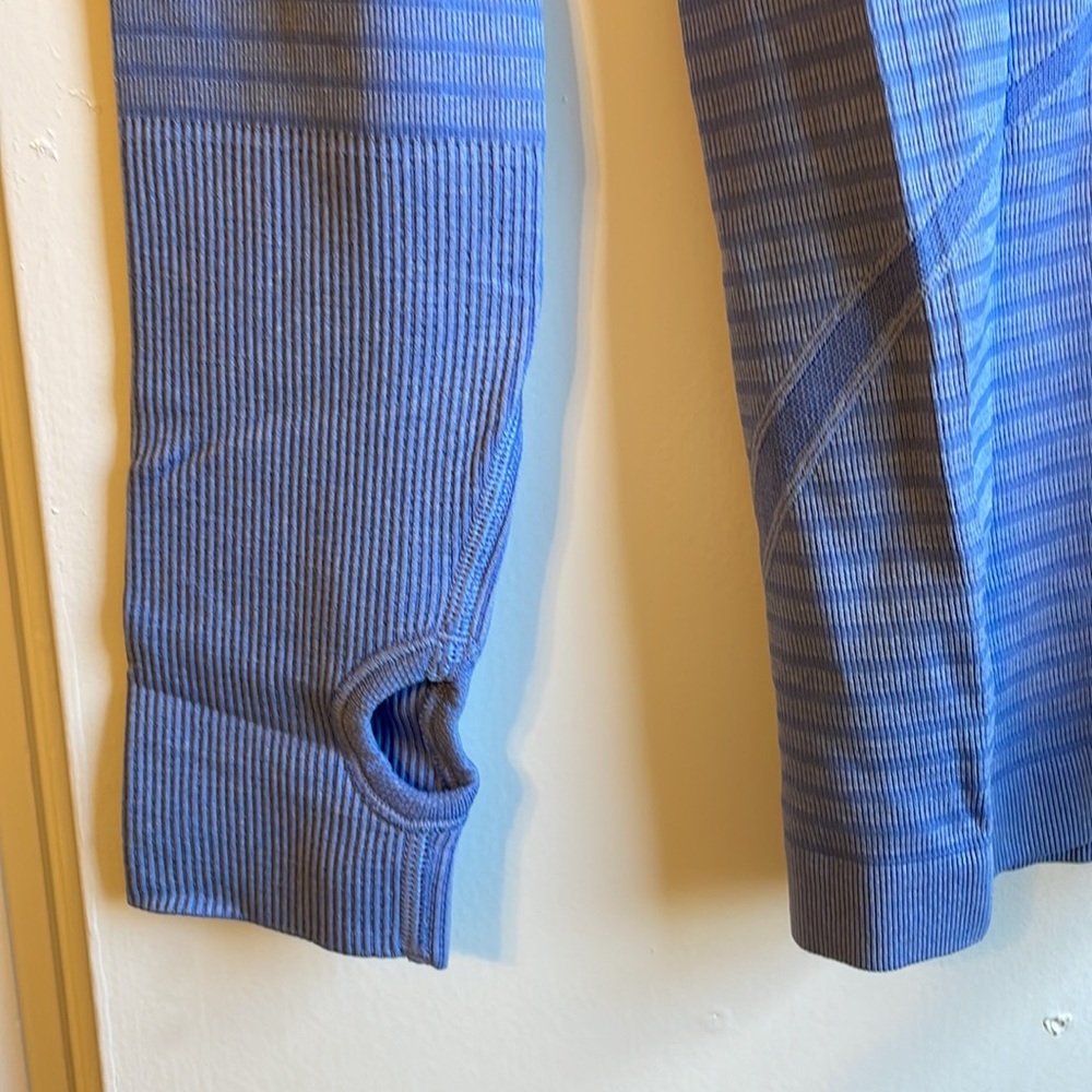 Lululemon top - Picture 3 of 5